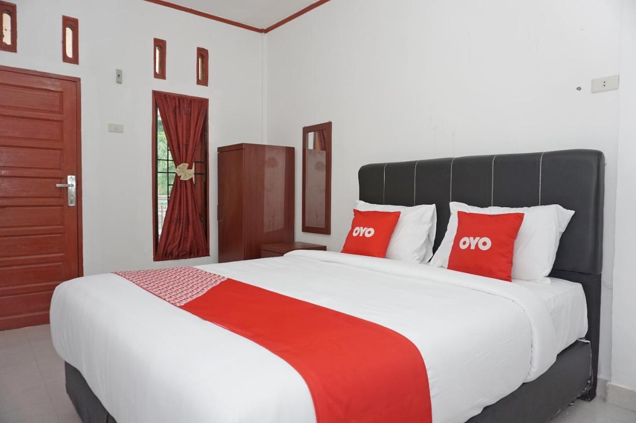 Oyo 2635 Ramos Inn Sinapuran Exterior foto