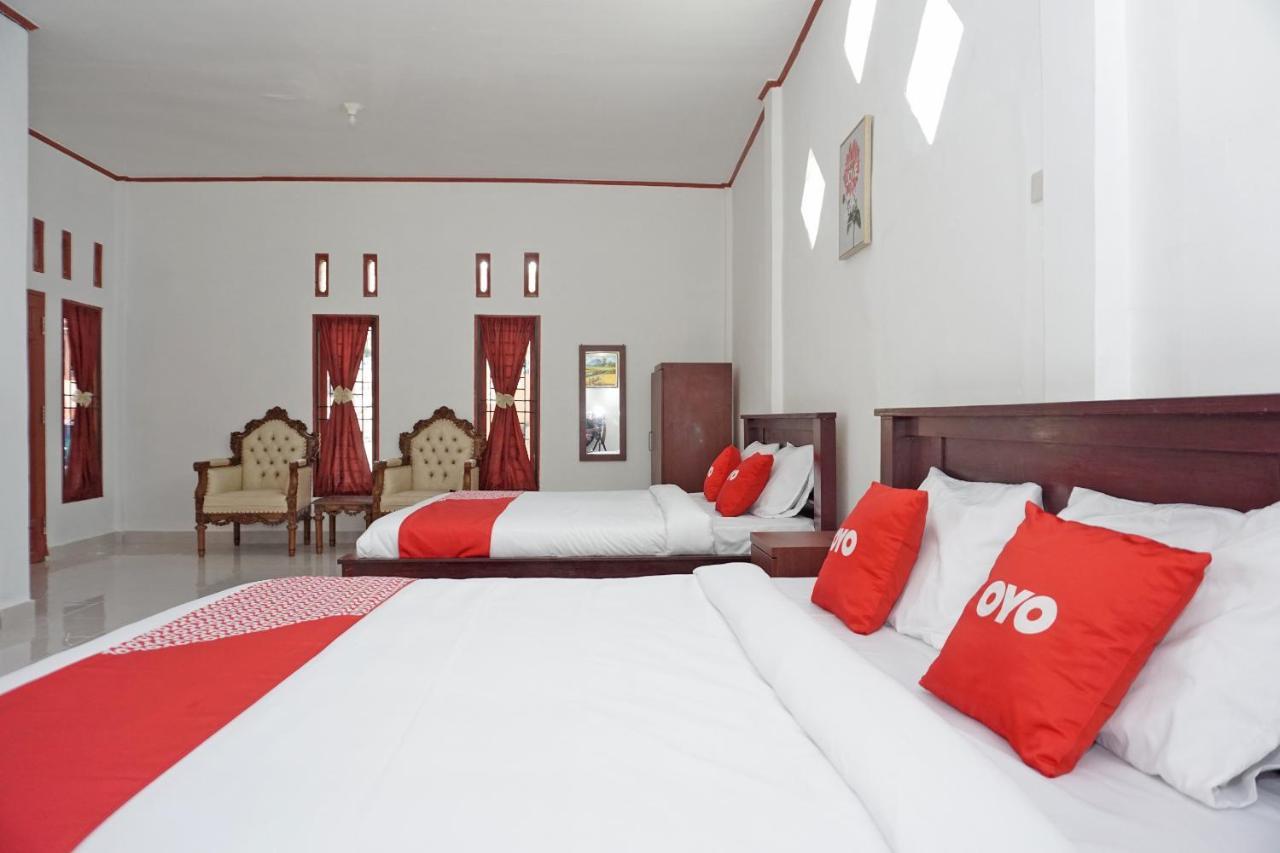 Oyo 2635 Ramos Inn Sinapuran Exterior foto