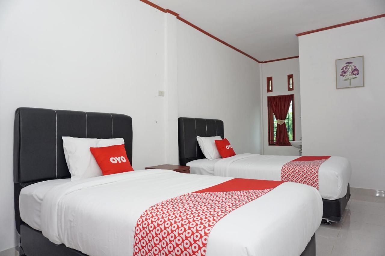 Oyo 2635 Ramos Inn Sinapuran Exterior foto