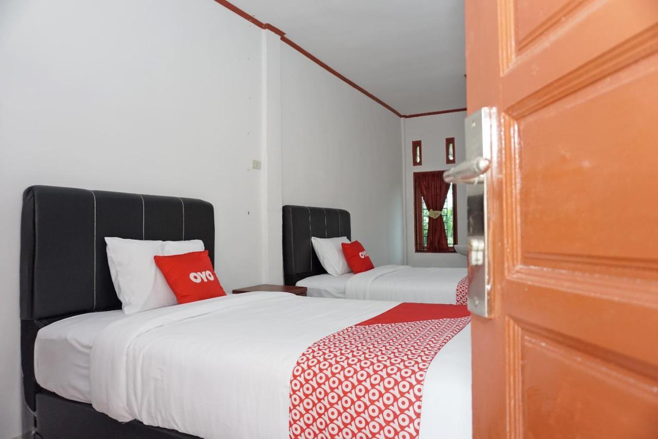 Oyo 2635 Ramos Inn Sinapuran Exterior foto