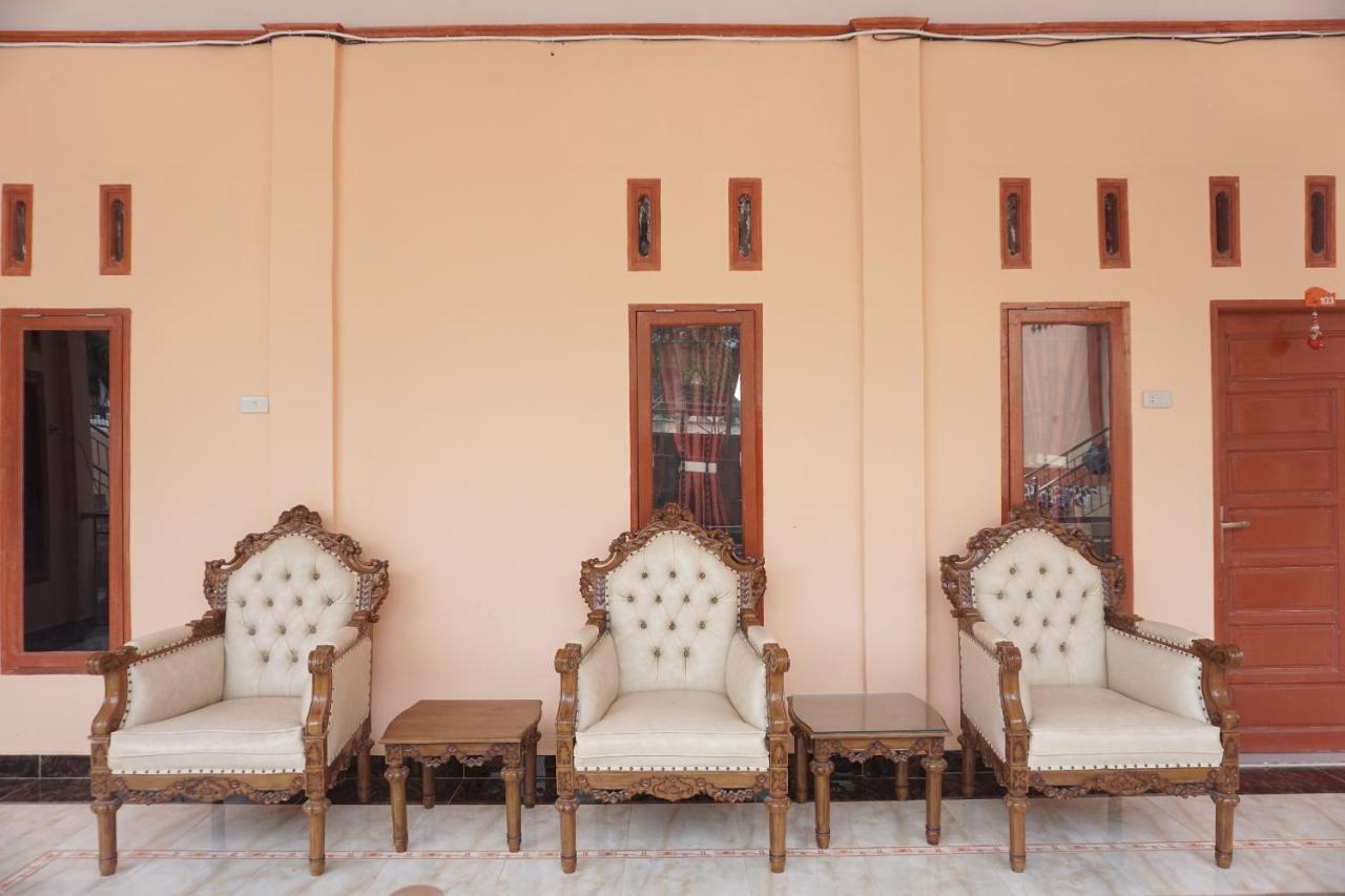 Oyo 2635 Ramos Inn Sinapuran Exterior foto